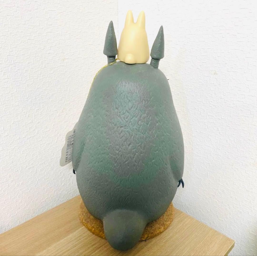 大きな大きなトトロ貯金箱