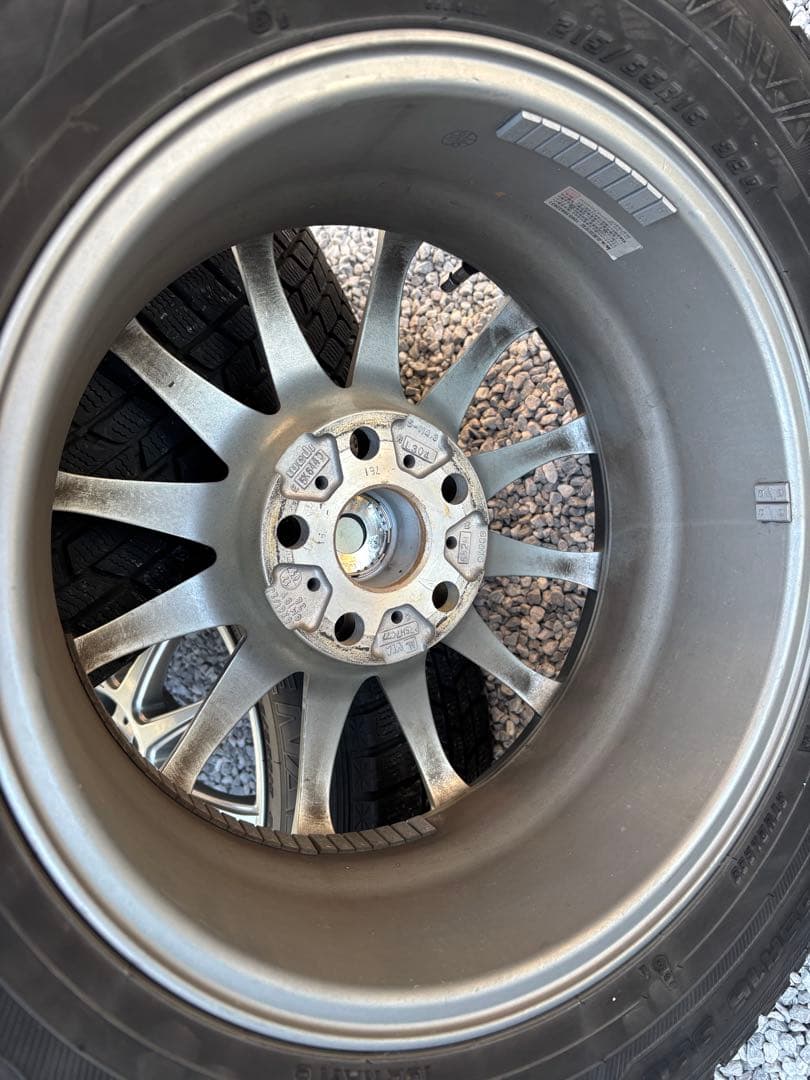 30系アルファード　スタッドレスタイヤ　215/65 16