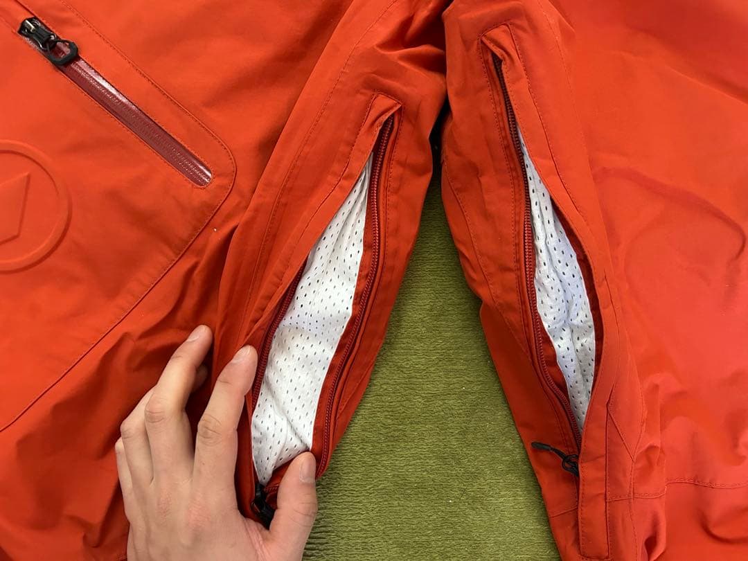 スキー・スノーボード ウェア　VOLCOM