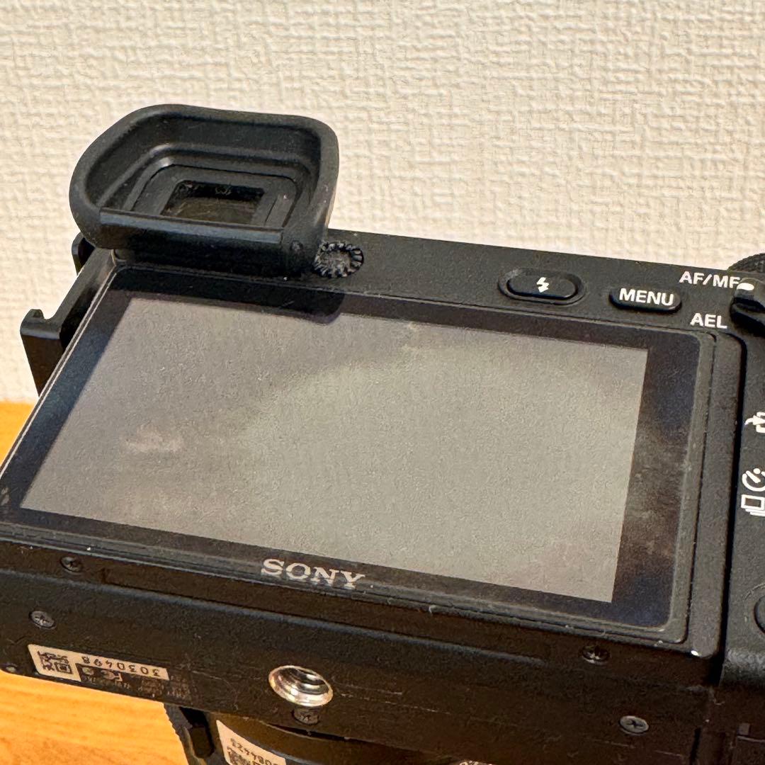 【最安値】ソニー　α6300 ミラーレス一眼カメラ　ILCE-6300 レンズ付