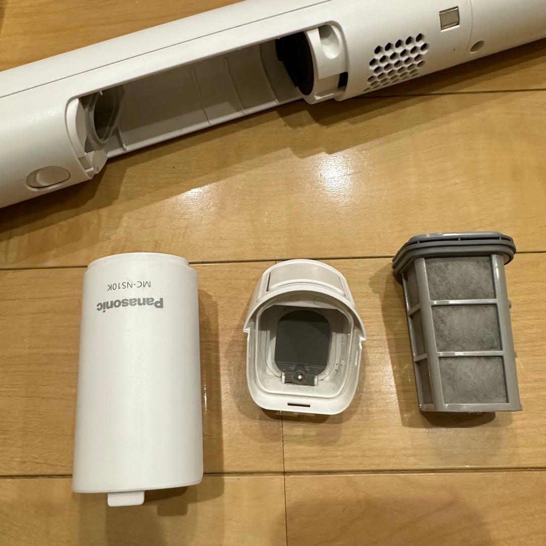 ② Panasonic 掃除機　クリーンドック　セパレートコードレス