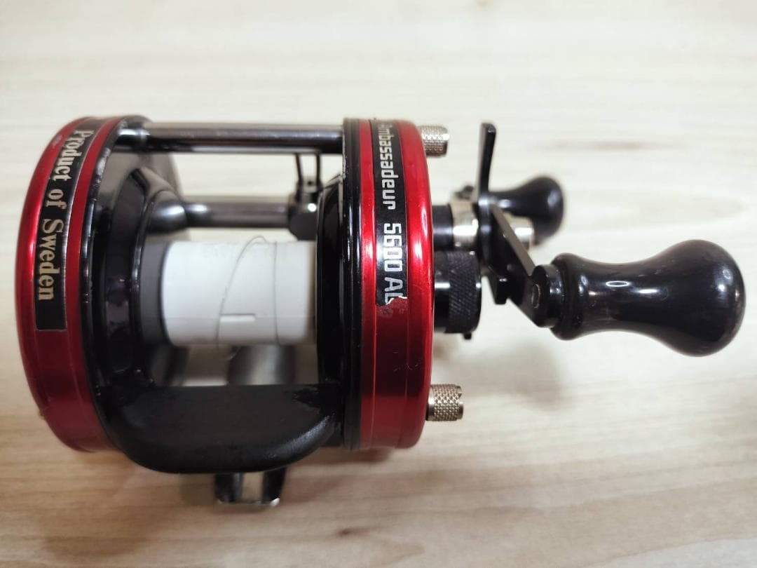 アブガルシタ　ABU アンバサダー5600AL　黒ベロ　ビンテージ　リール