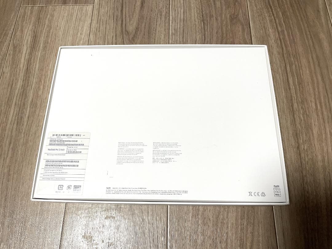 MacBook Pro 13インチ 2017 メモリ16GB 箱・純正充電器付き