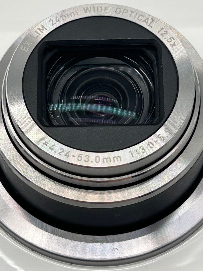 ジャンクCASIO コンパクトデジタルカメラ　EXILIM EX-ZR500