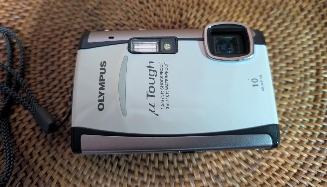 OLYMPUS μ TOUGH-6000 .防水デジタルカメラ.白.フルセット