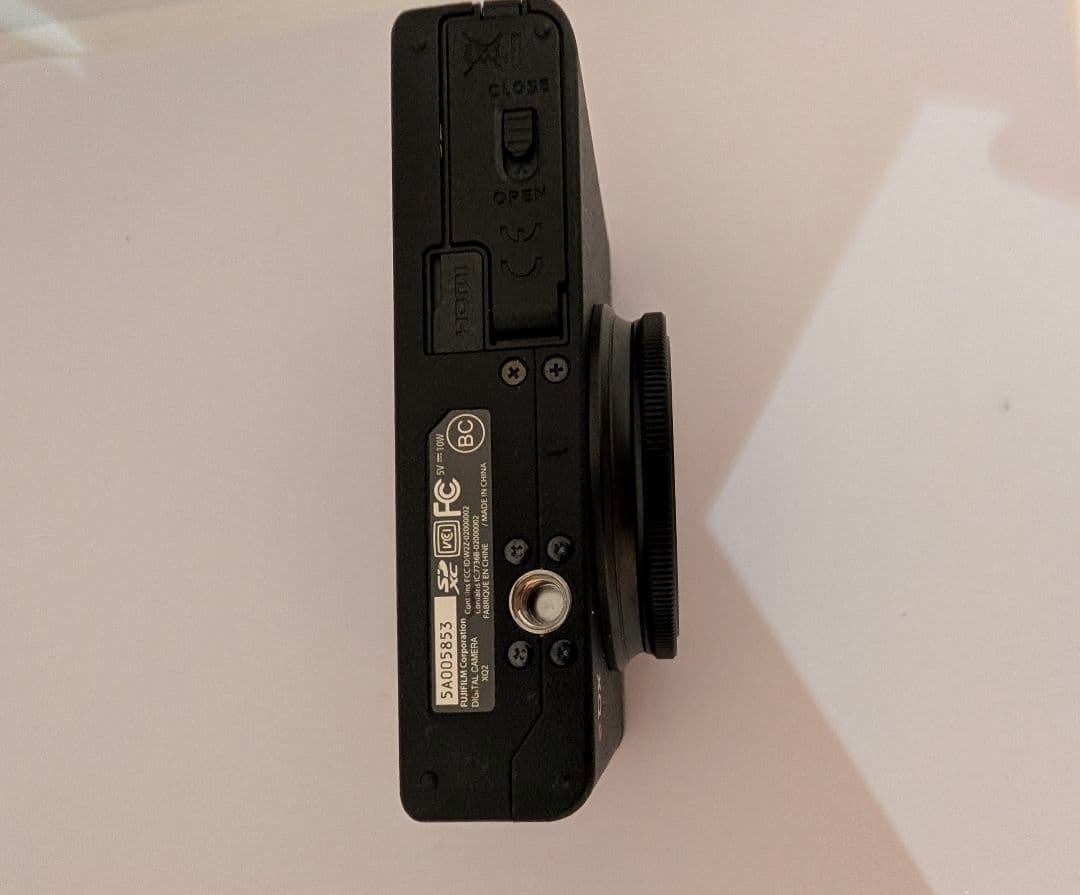 FUJIFILM XQ2 （ブラック） ブランド：FUJIFILM 富士フィルム