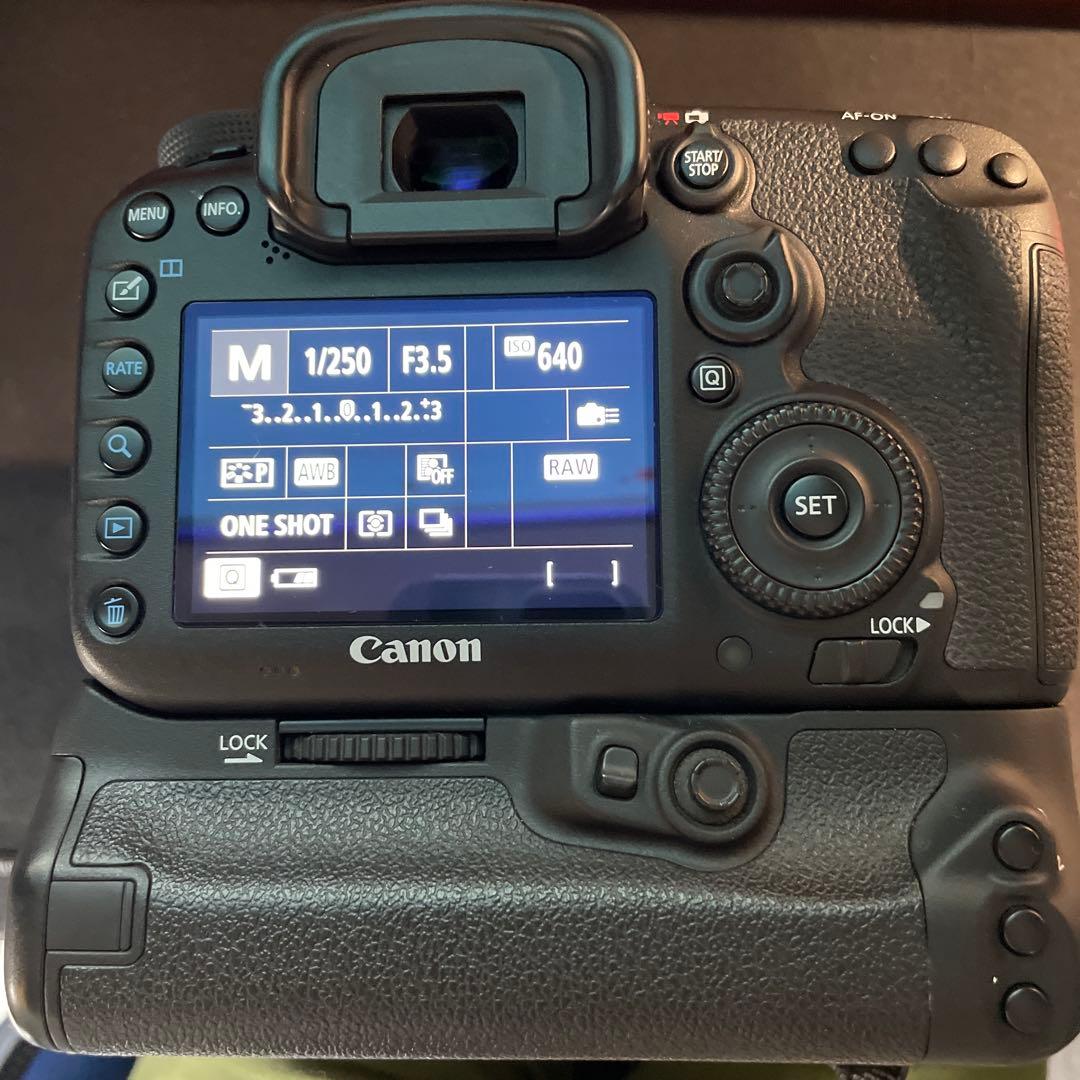 わ*ら様 CANON EOS 7D Mark II レンズ2個