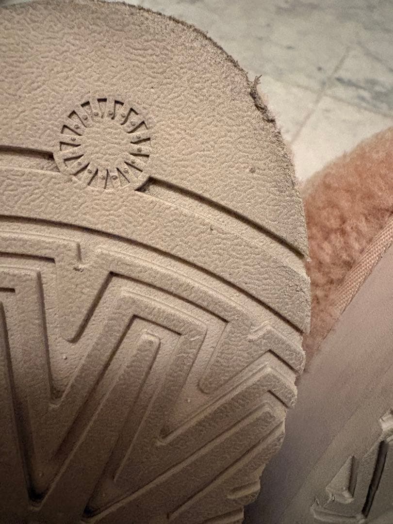 UGG ベージュ ファー サンダル