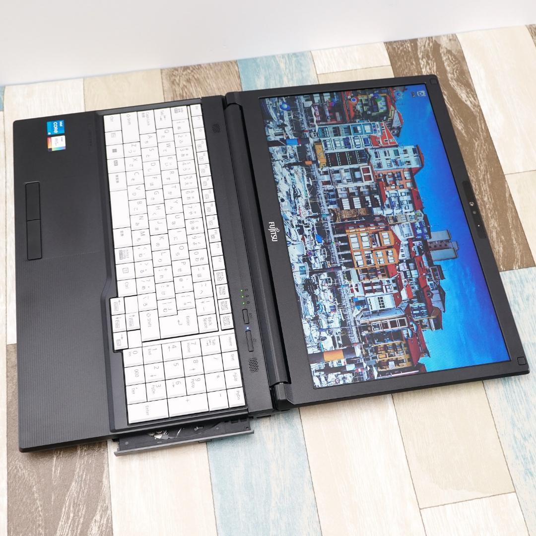 未使用に近い神速の２０２３年製✨１１世代ｉ５に超高速ＳＳＤ＆大容量１６ＧＢメモリ