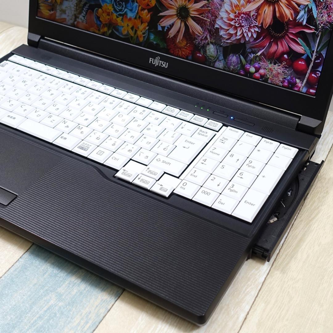 未使用に近い神速の２０２３年製✨１１世代ｉ５に超高速ＳＳＤ＆大容量１６ＧＢメモリ