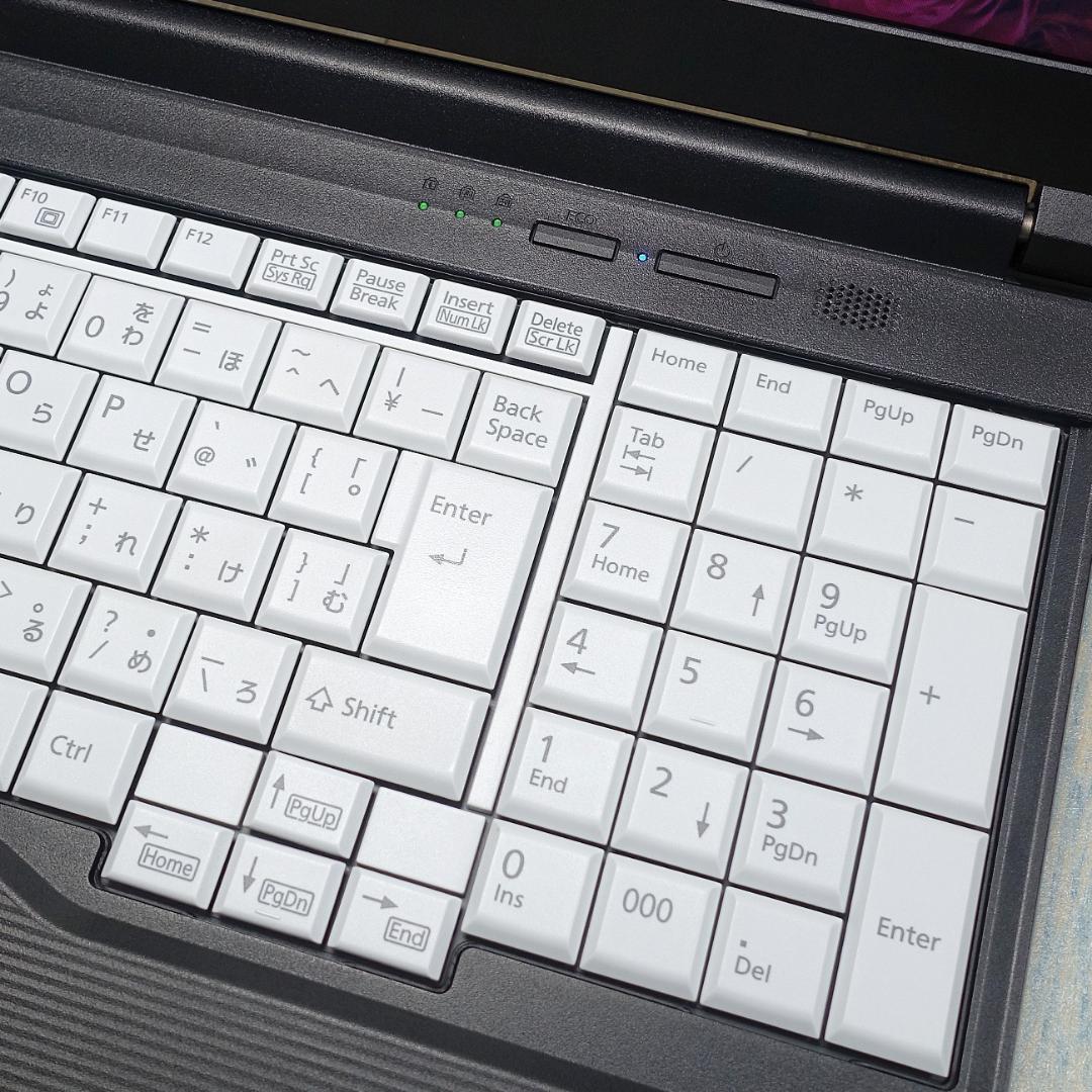 未使用に近い神速の２０２３年製✨１１世代ｉ５に超高速ＳＳＤ＆大容量１６ＧＢメモリ