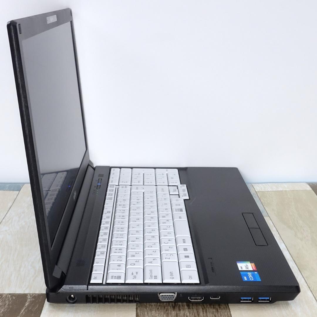 未使用に近い神速の２０２３年製✨１１世代ｉ５に超高速ＳＳＤ＆大容量１６ＧＢメモリ