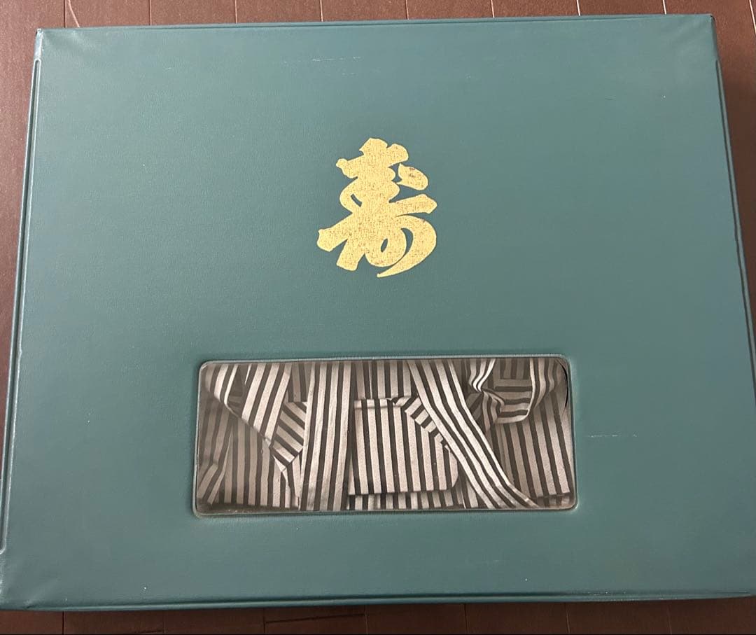 着物綺麗です♪七五三 男の子5歳一式 着物と袴のセット　黒　右袖後ろ側に少々汚れ