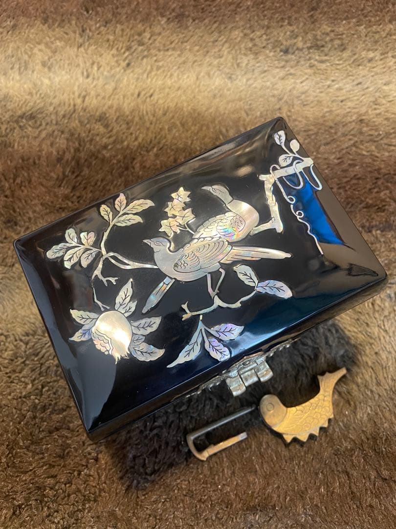 螺鈿細工　ジュエリーボックス　小物入れ　オルゴール　宝石箱