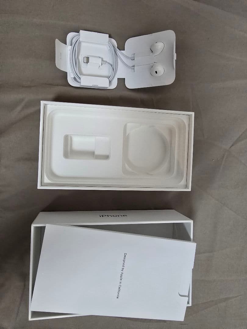 iPhone XR 128GB ホワイト 箱 イヤホン付