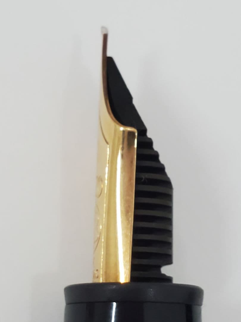 【訳あり】モンブラン マイスターシュテュック#146 14K585