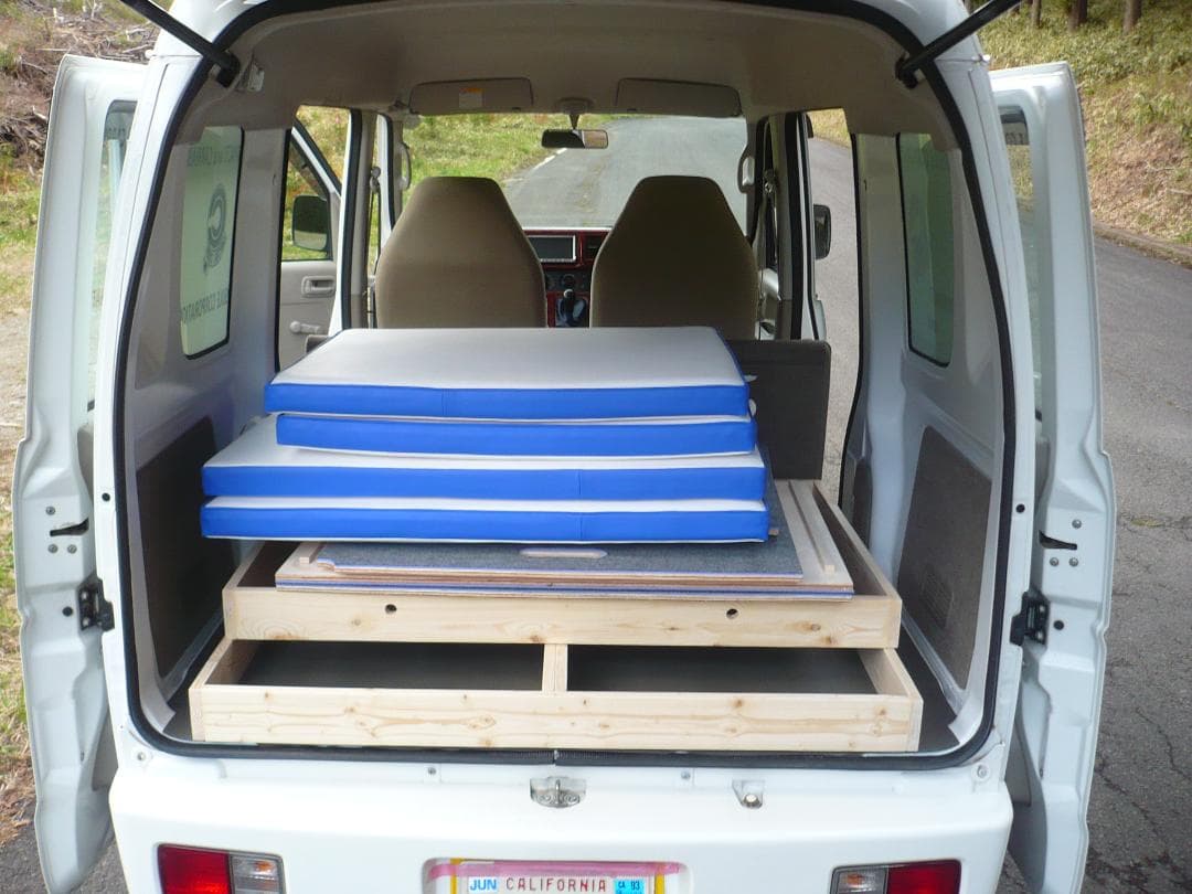 車中泊仕様～本格キャンピングカーまで製作しますっ！