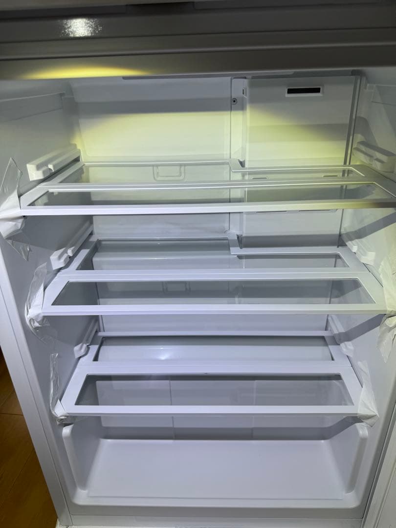 アイリスオーヤマ　小型冷蔵庫IRSN-7A-W