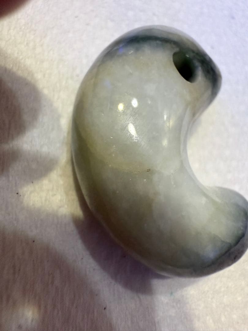 糸魚川産‼️ 濃緑色翡翠勾玉の最高峰‼️ 圧砕勾玉‼️高級‼️11.2g‼️破格出品‼️