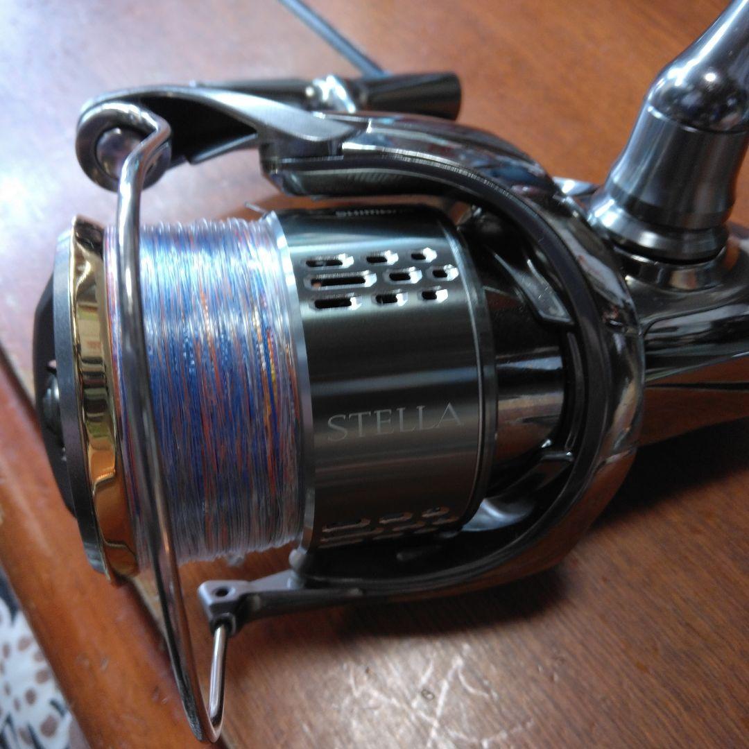 シマノ　18ステラ　美品　3000MHG バス　トラウト、シーバス　根魚