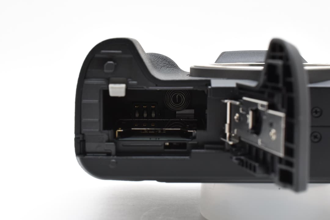 ■ほぼ新品■ キヤノン EOS Kiss M #C734