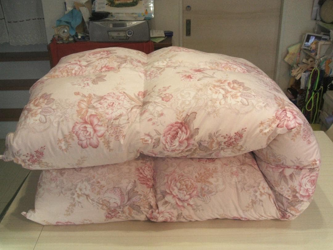 限定お買い得品‼️新品＊ロイヤル＊フランス９３％＊増量１，３キロ＊羽毛布団ＳＰ