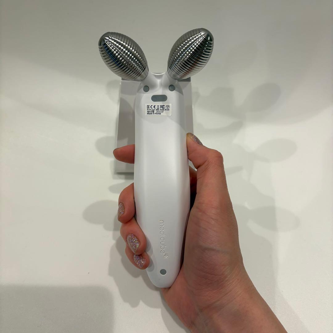 メディキューブ medicube AGE-R EMSダーマショット