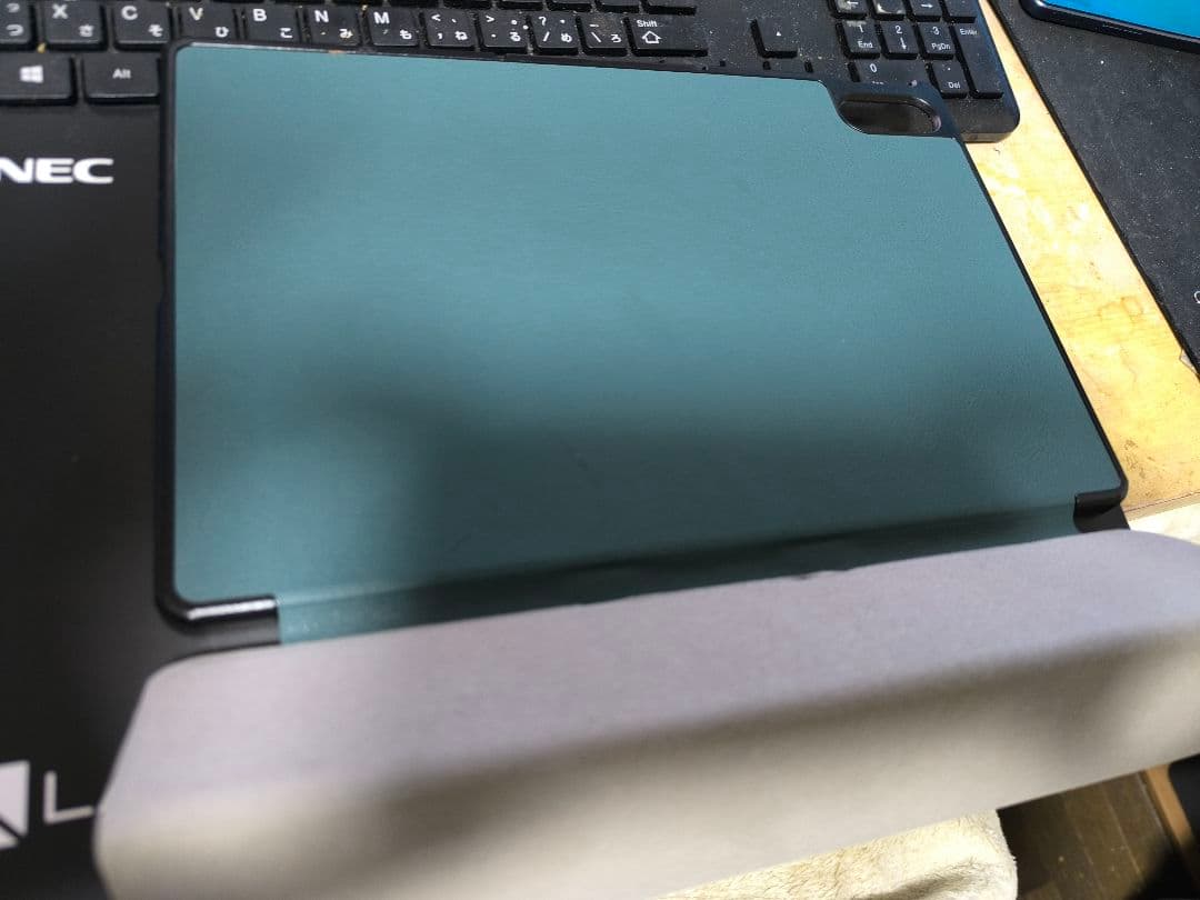美品　NEC LAVIE T11 PC-T1195BAS　タブレット