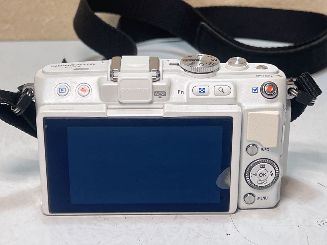 OLYMPUS PEN Lite E-PL6 ホワイト