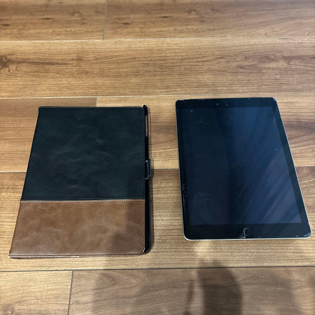 iPad ジャンク品とケース