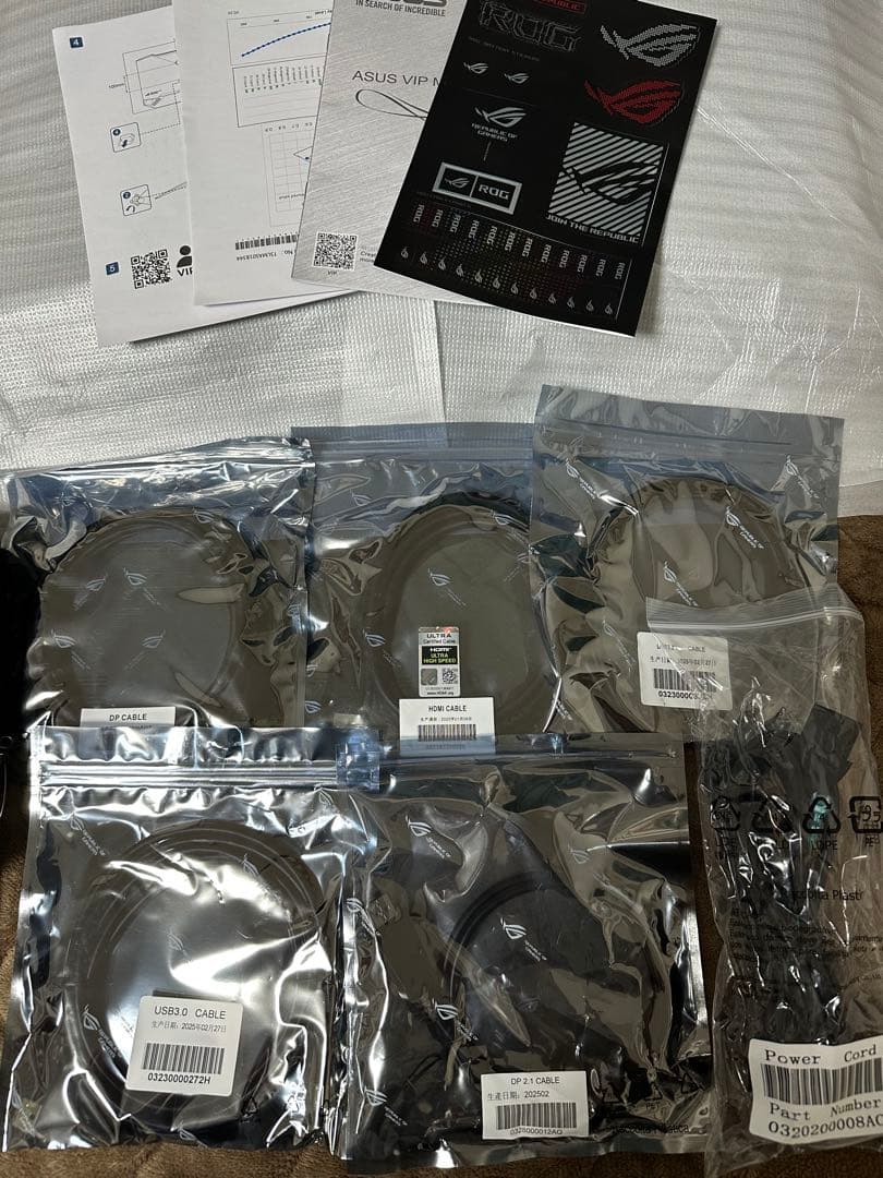 美品　ASUS ROG Swift OLED PG27UCDM　26.5インチ