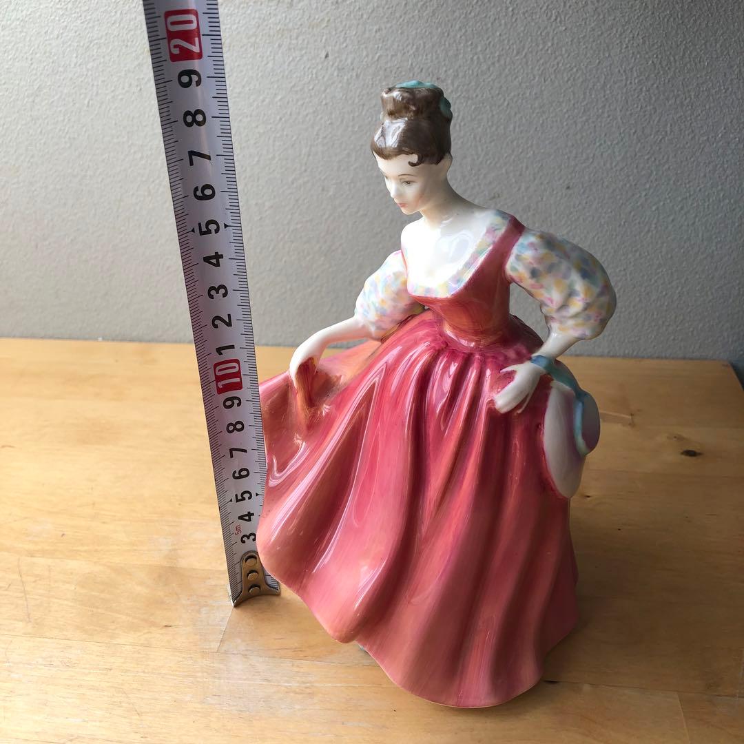 ロイヤルドルトン　フィギュリン　fair lady貴婦人　女性　陶器人形