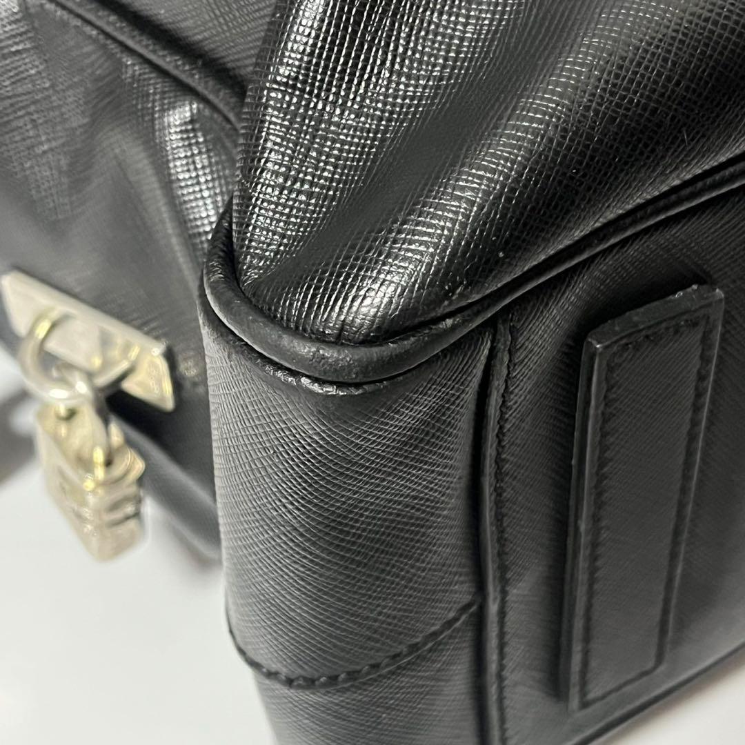 ✨良品✨　PRADA ビジネス　ハンドバッグ　レザー　革　　黒　レザー