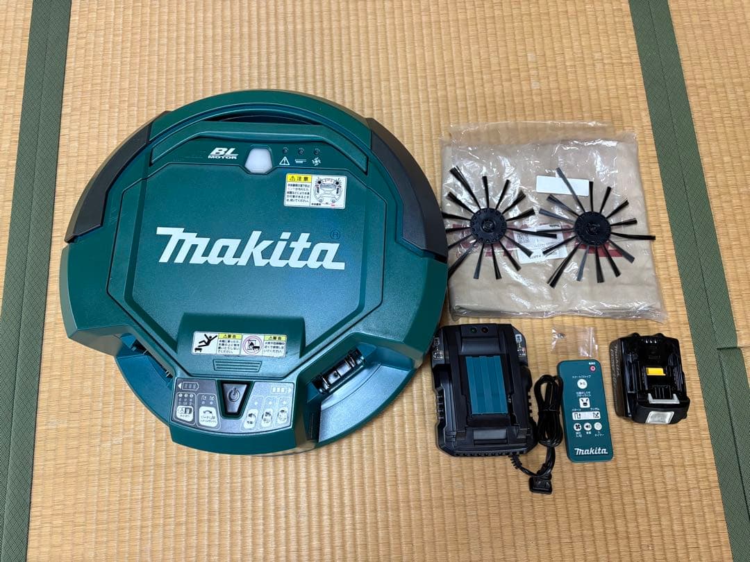 【良品】マキタ ロボットクリーナー RC200D ※バッテリー1個、充電器付き