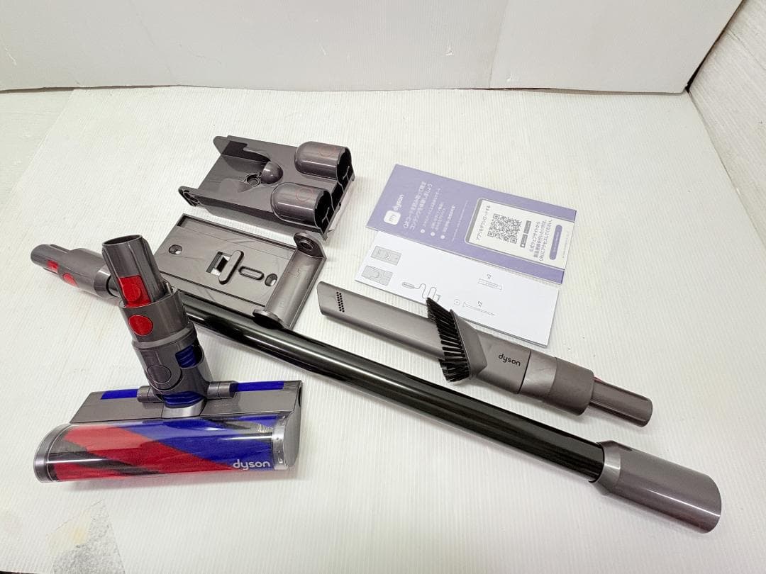 美品／Dyson ダイソン／SV33／コードレスクリーナー／掃除機