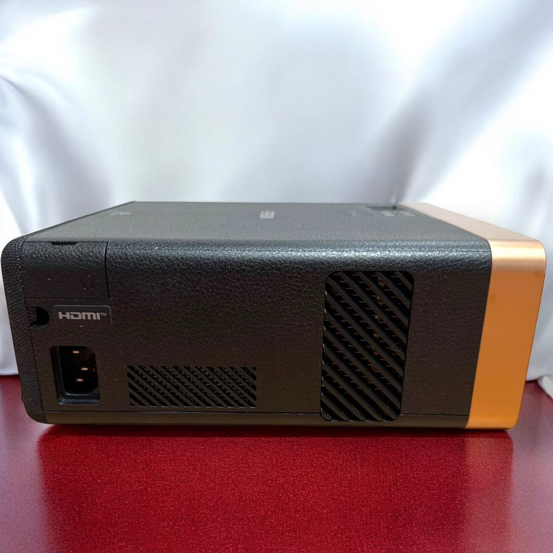 ☆美品 エプソン EF-100B dreamio ホームプロジェクター