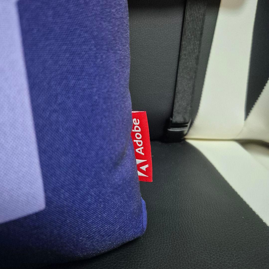 【希少品】Adobe公式 AE & Pr クッション