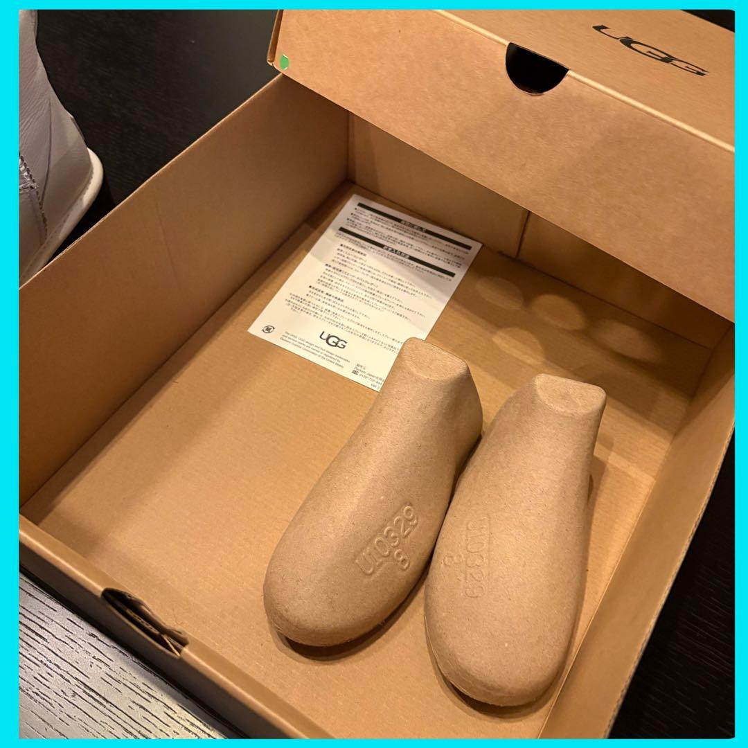美品　UGG Classic Mini Platform ブーツ 8 ホワイト