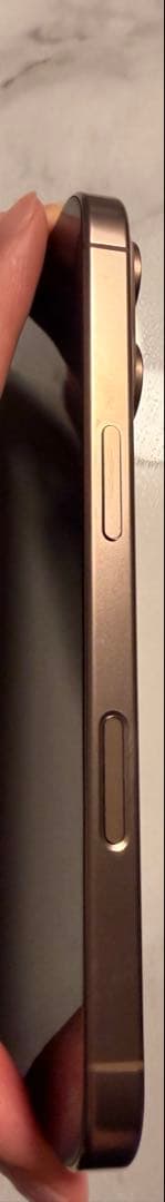 美品iPhone 16 Pro本体 256GB デザートチタニウム