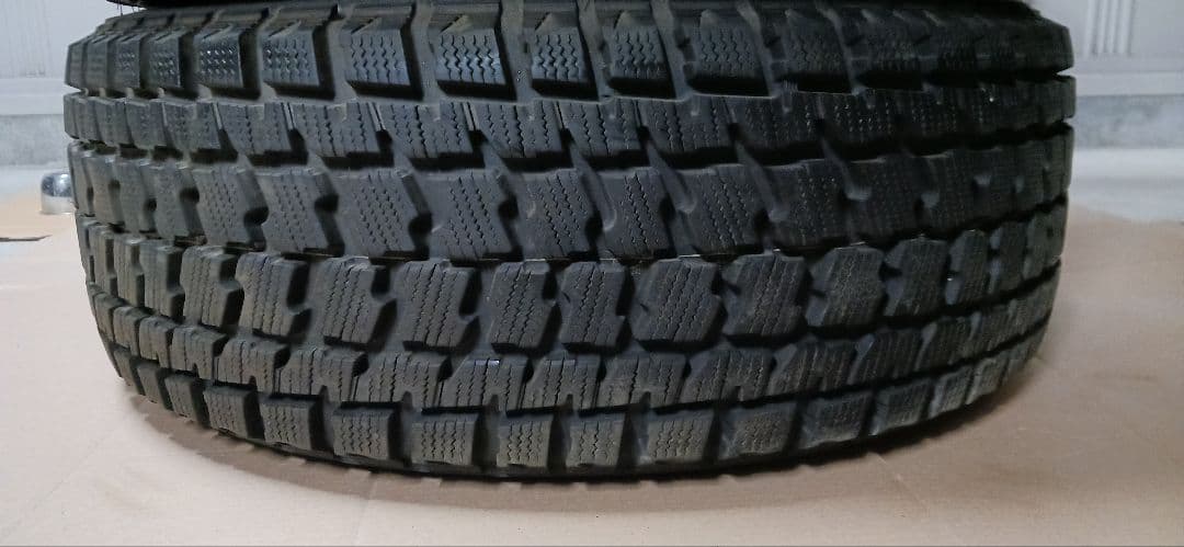 ◆デイトナ16インチホイール◆グッドイヤー製スタッドレス◆235/60R16◆