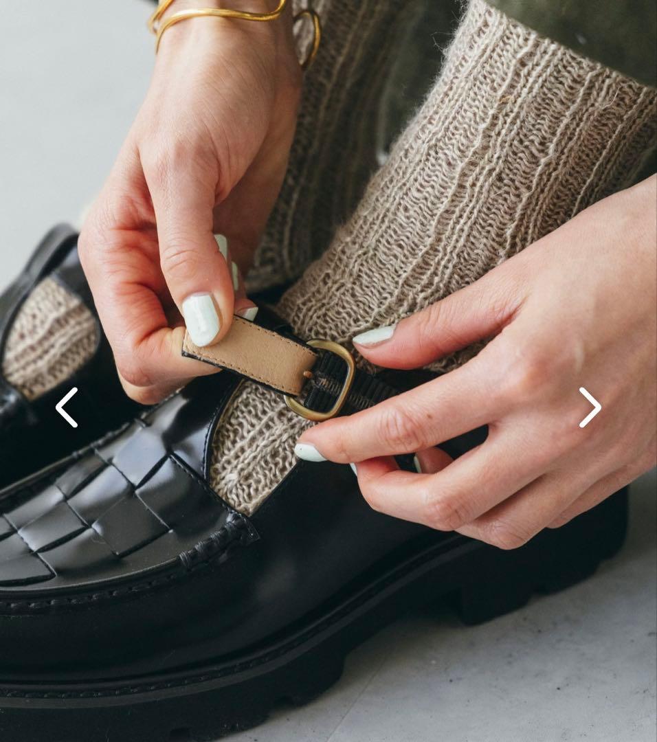 「つま先踊る、大人の相棒」こだわりソールのTストラップシューズ 23.0