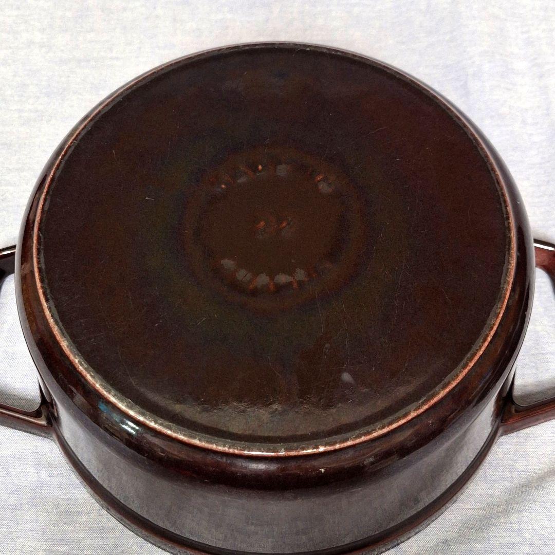 ストウブ　ココット　ラウンド　22cm　オーベルジン　ナス　staub