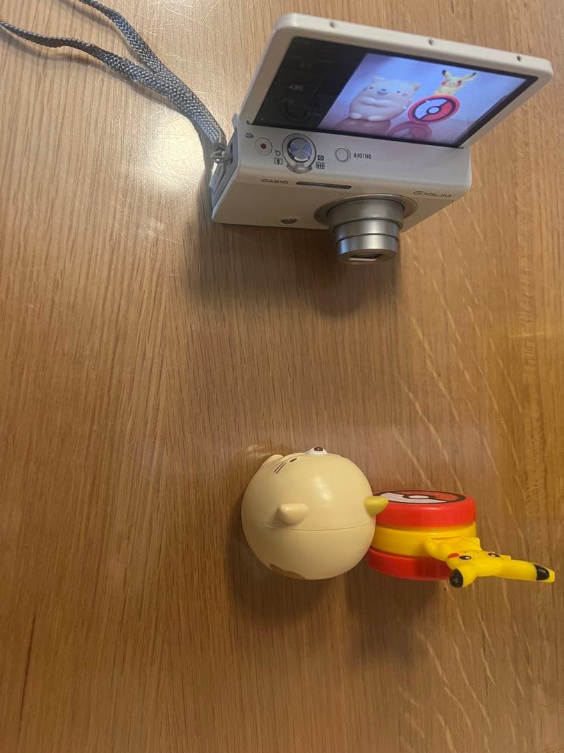 極美品CASIO EXILIM EX-ZR50 白 自撮り Wi-Fi デジカメ