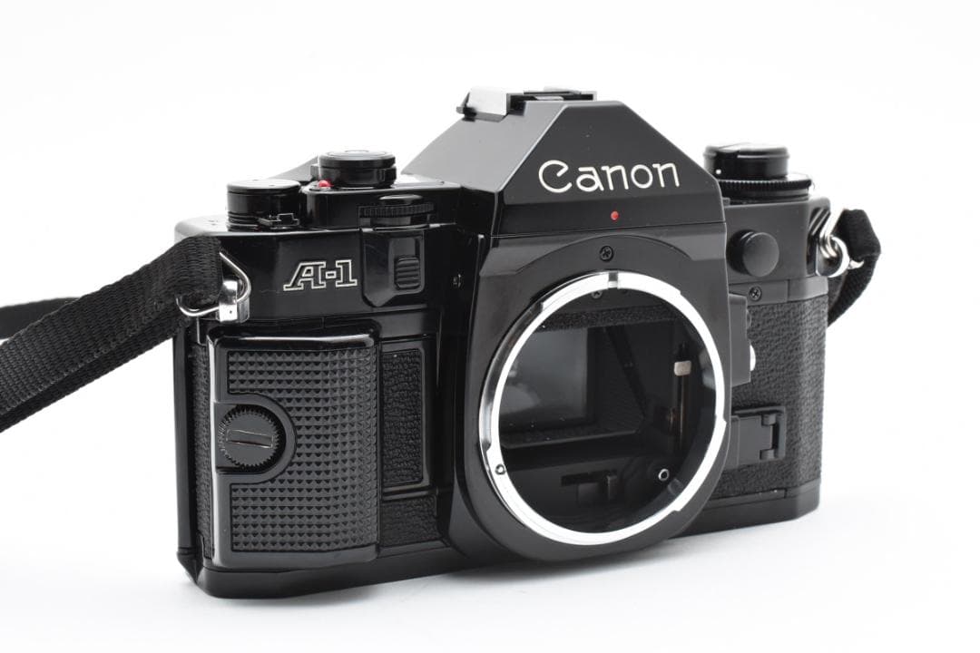 美品　CANON キャノン A-1 フィルムカメラ モルト新品交換済 M657