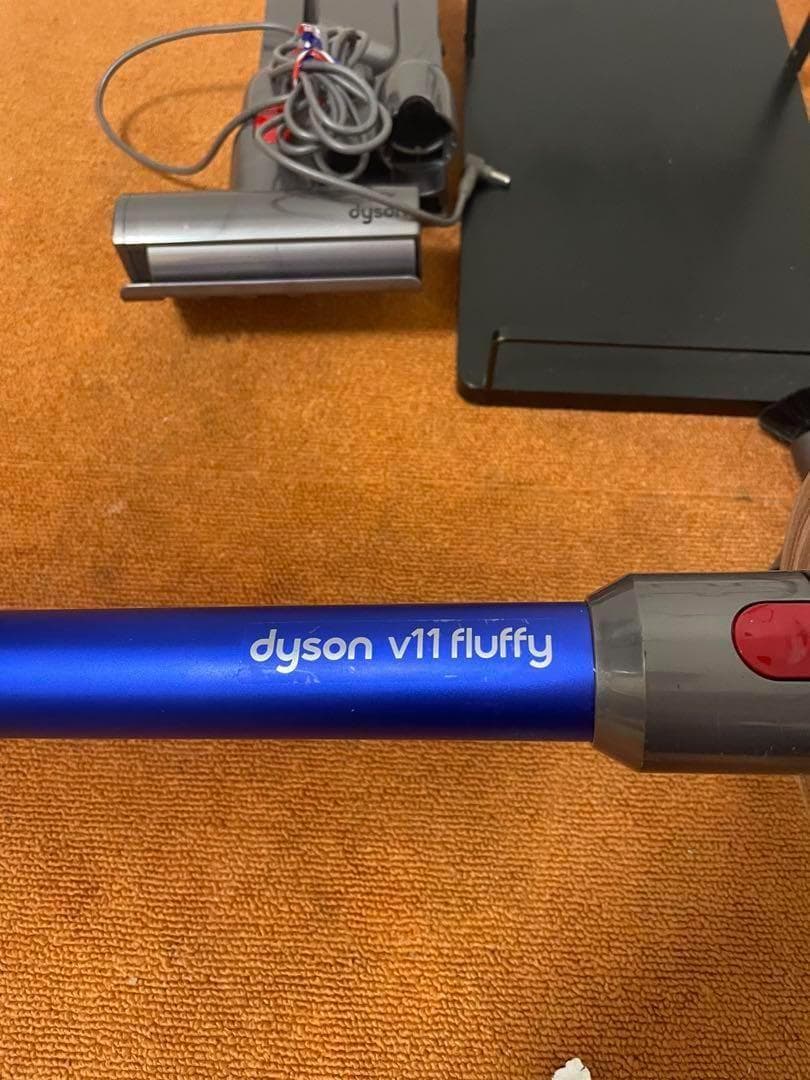 Dyson V11 Fluffy スティッククリーナー（ジャンク） 掃除機