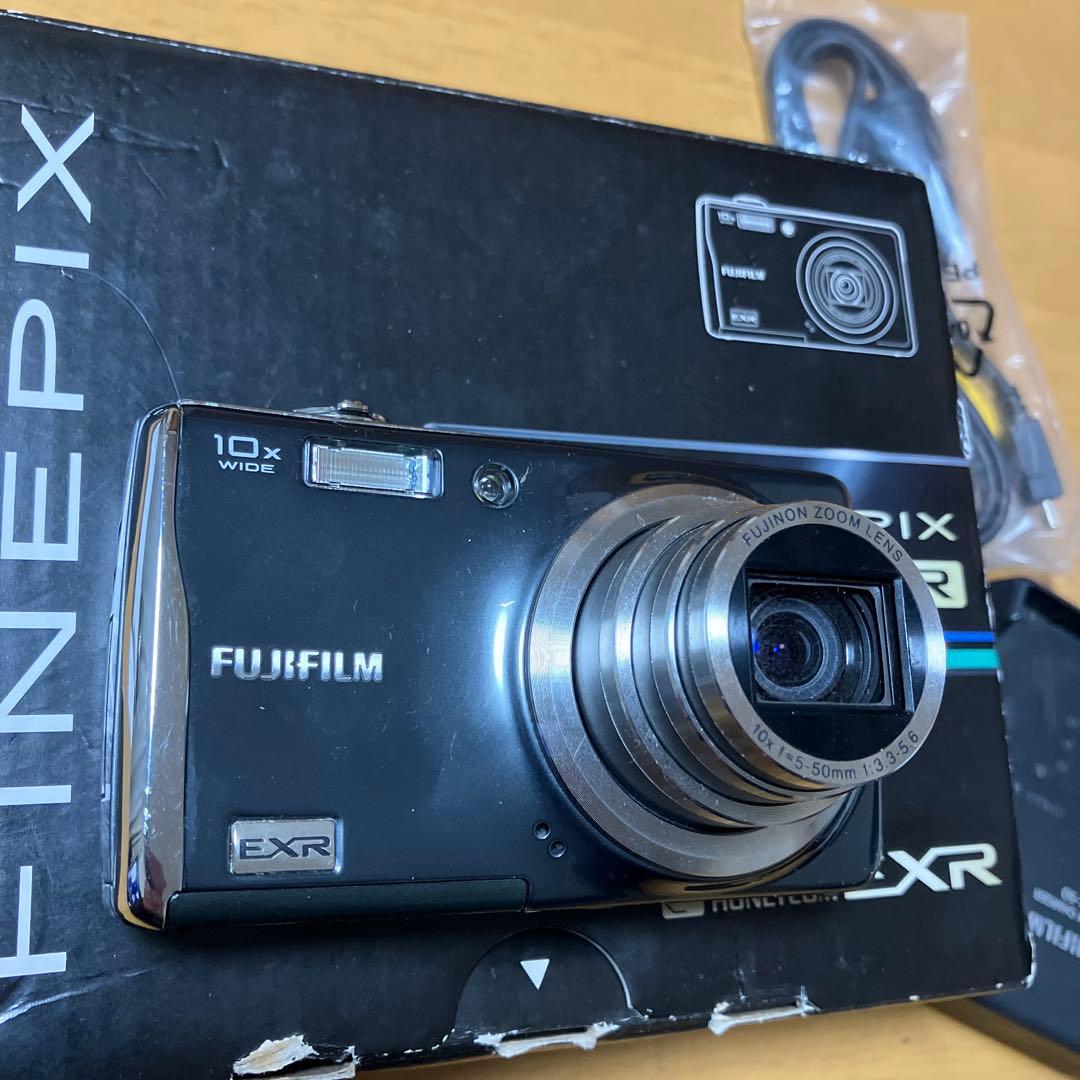 FUJIFILM FINEPIX F70EXR 富士フイルムバッテリー充電器付き