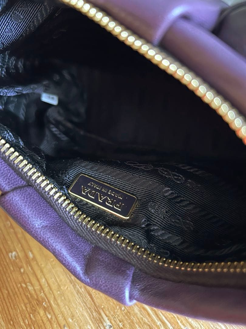 PRADA パープル レザー ハンドバッグ