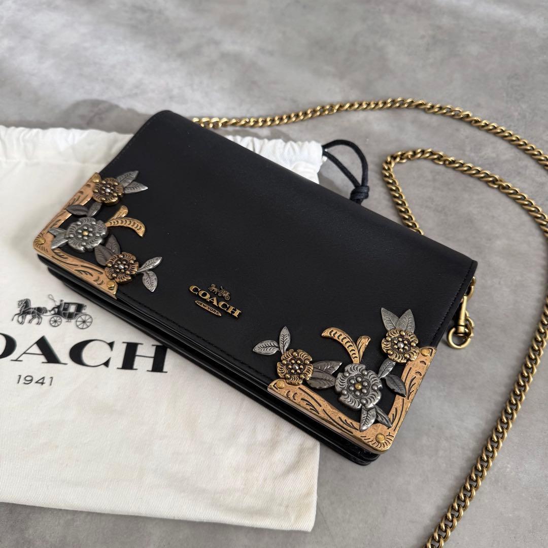 希少 COACH メタル ティーローズ チェーンウォレット 花 黒 ゴールド