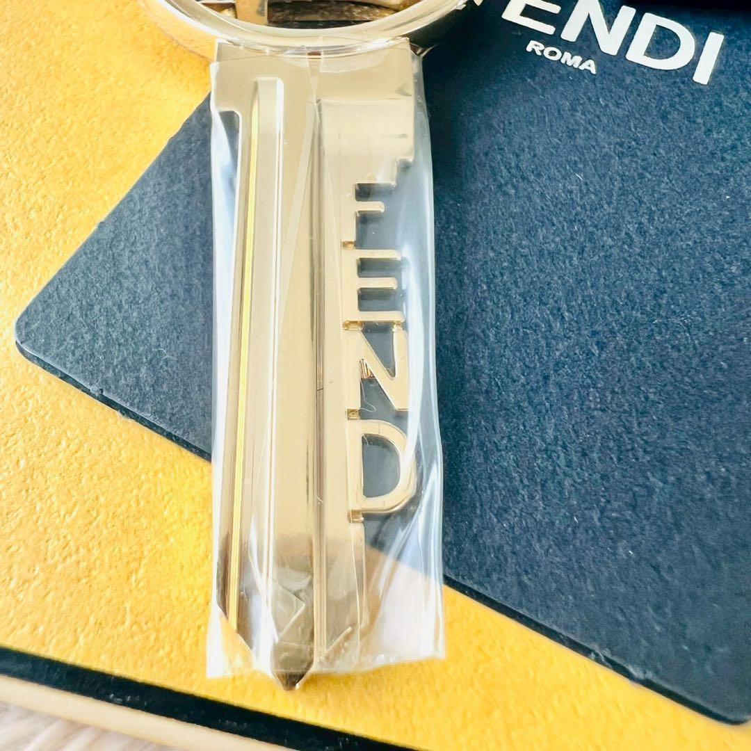 未使用級✨フェンディ　キーホルダー　FFロゴ　鍵　キー　サークル　ラインストーン