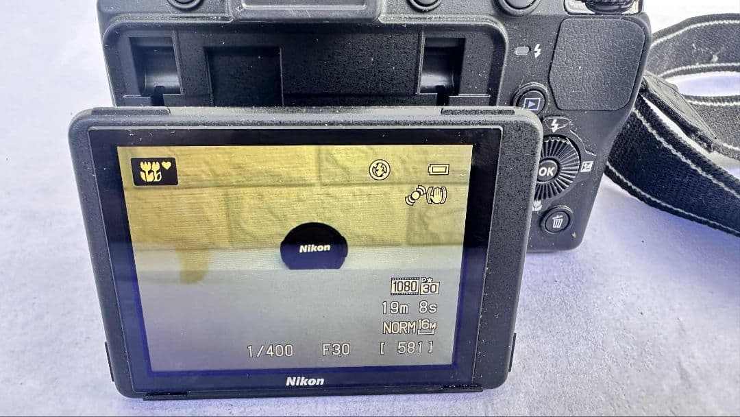 Nikon コンパクトデジタルカメラ ブラック